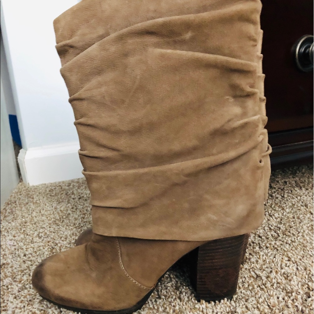 Vince Camuto size 7 boots